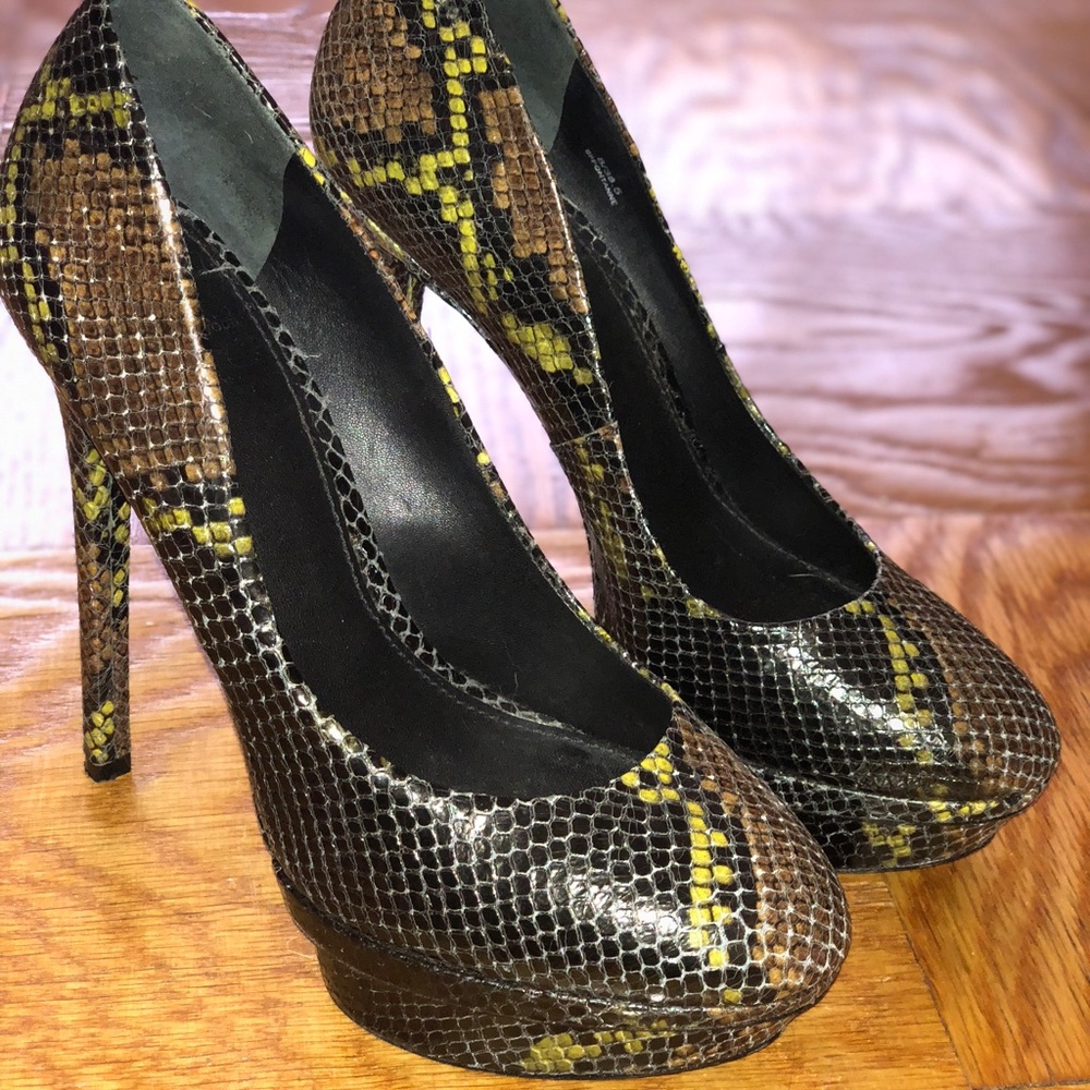 💯B Brian Atwood platform pump